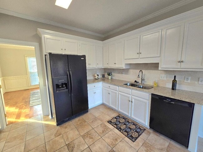 Building Photo - 4876 Rolling Hill Rd