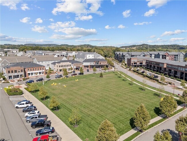 Building Photo - 210 Gress Rd