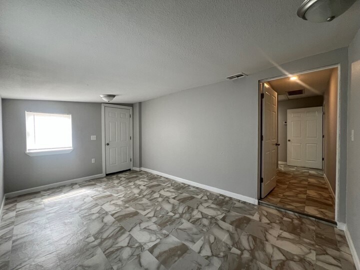 Building Photo - 125 N 9th St