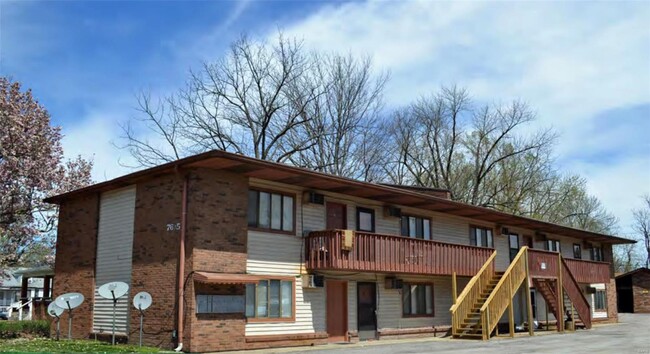Primary Photo - 7615 W Main St