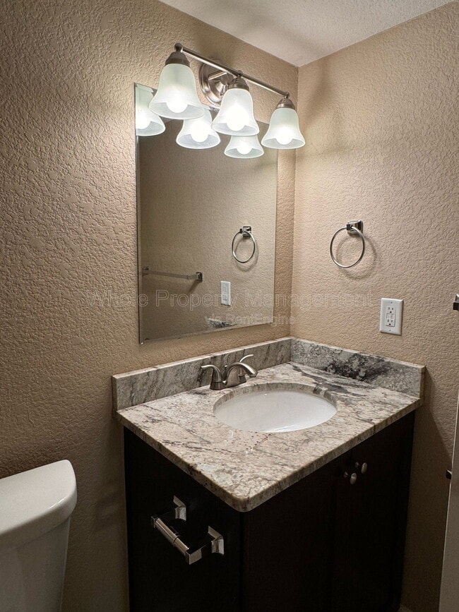 Building Photo - 2118 E 21st Ave