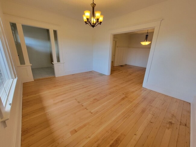 Building Photo - Don’t Miss This! Spacious 2 Bed, 2 Bath in North Portland