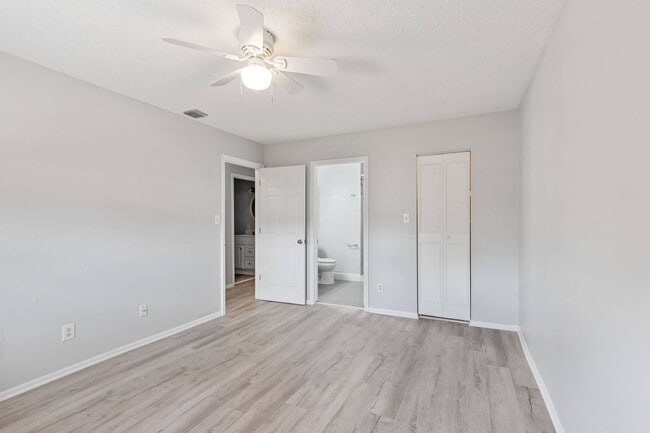 Building Photo - 314 Barlow Ave