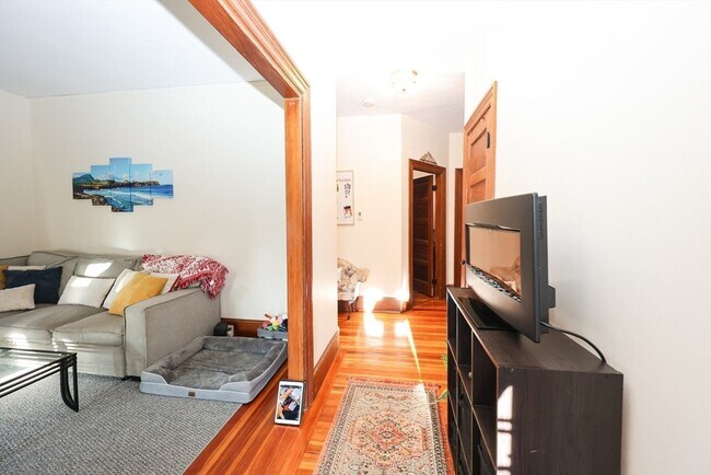 Building Photo - 19 Burton Terrace