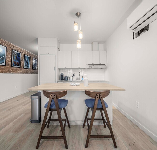 Building Photo - 354 Bowery-SI ID1034997P