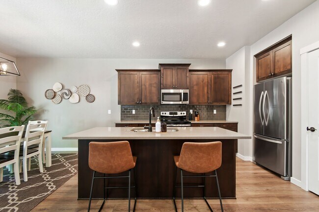 Building Photo - 4 bedroom, 3 bathroom Home located in the heart of Meridian!