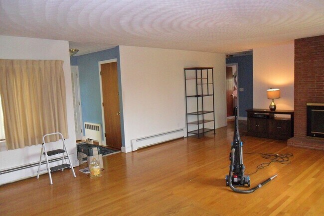 Building Photo - 295 Winter St