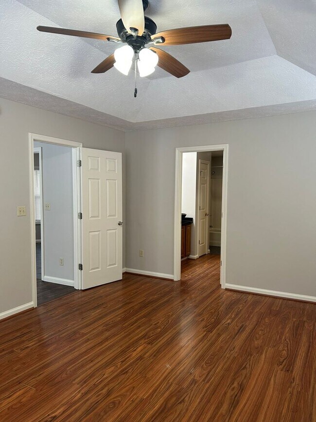 Building Photo - 1623 Lionheart Ln