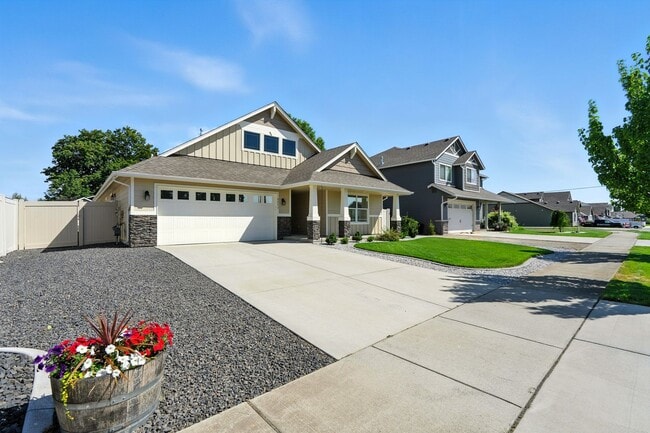 Building Photo - Gorgeous Hayden Home For Rent!