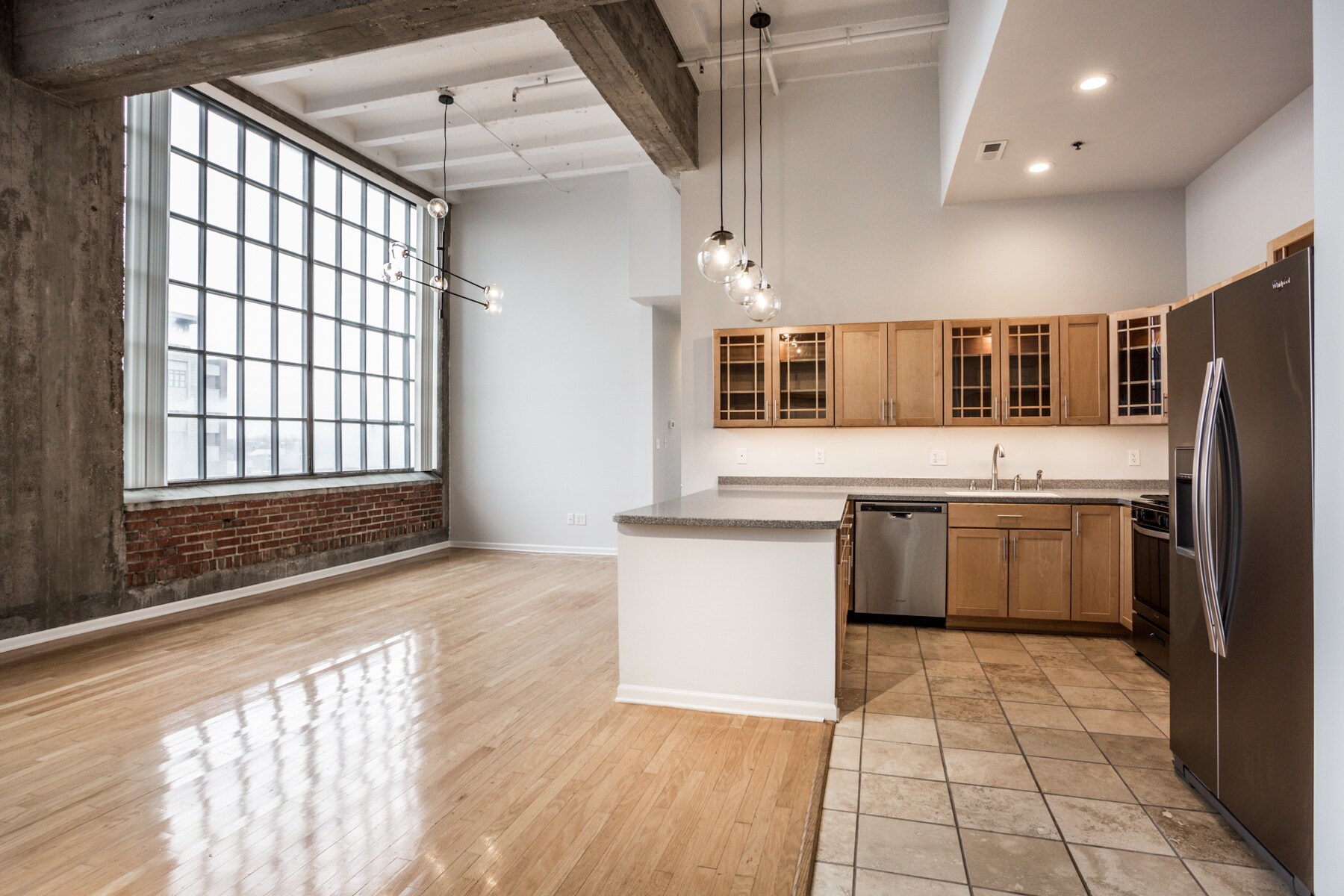 Building Photo - 611 N Park Ave