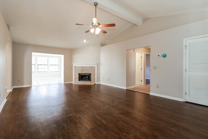 Building Photo - 2977 Tuscarora Tr