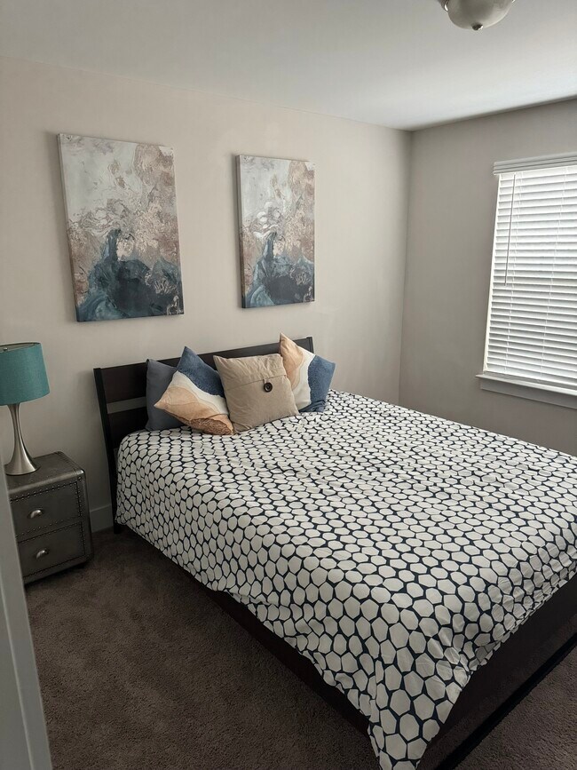 Building Photo - Mebane townhouse