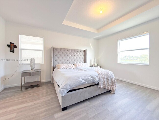 Building Photo - 2636 SE 13th Ct