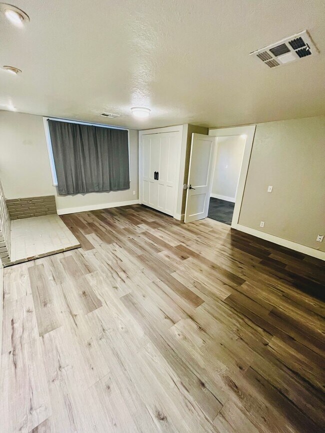 Building Photo - Beautiful 3BD/2BA Home Near OU – Prime Nor...