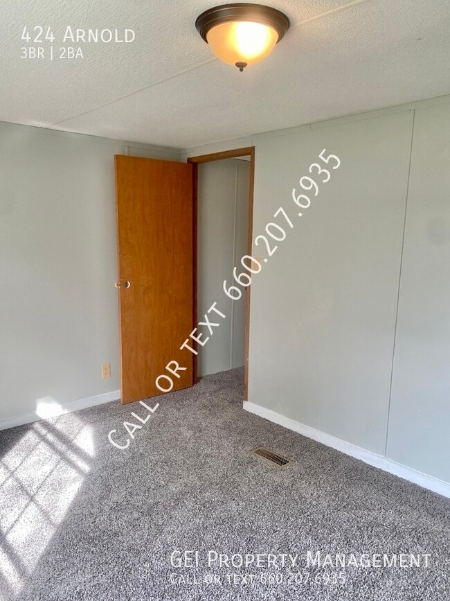 Building Photo - 424 Arnold-