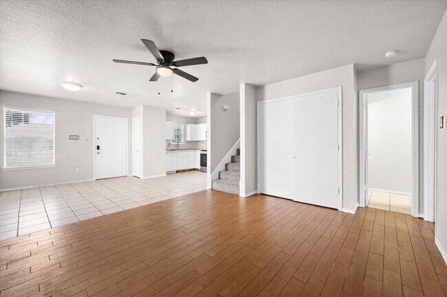 Building Photo - 612 Kings Way Dr
