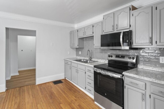 Building Photo - 2842 Bon Air Ave