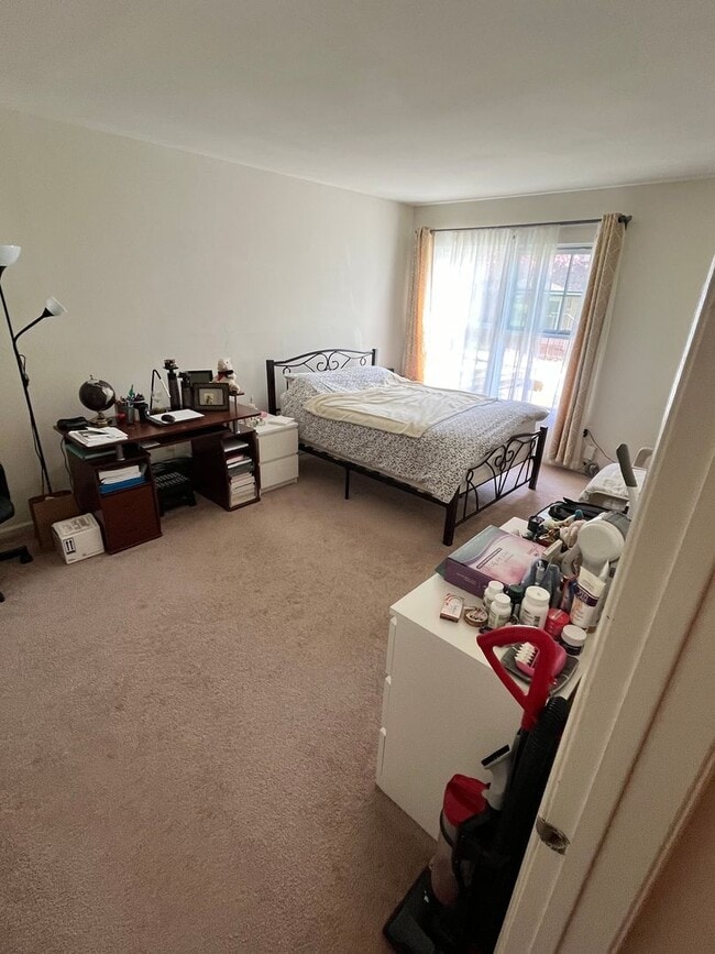 Building Photo - 2 Bed 2 Bath Condo in Council Rock School ...
