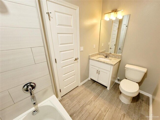 Building Photo - 14 14th St