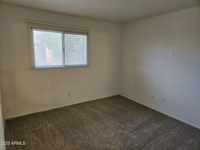 Building Photo - 1223 E Baker Dr