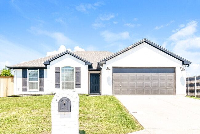 Building Photo - 1621 Lesli Dr