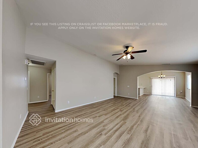 Building Photo - 10802 W Rio Vista Ln