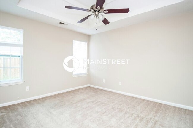 Building Photo - 3 Bedroom Pet-Friendly Home in Lithonia, GA with Main Street Renewal