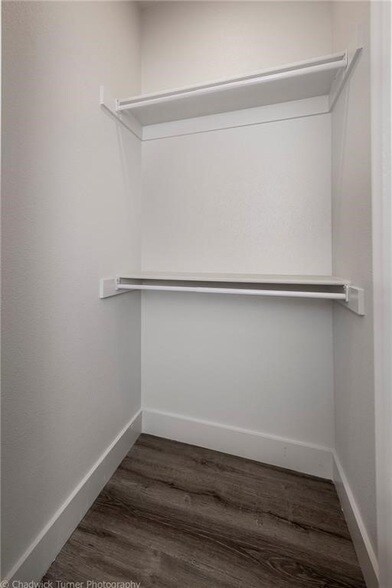 Building Photo - 1510 N Gregg Ave