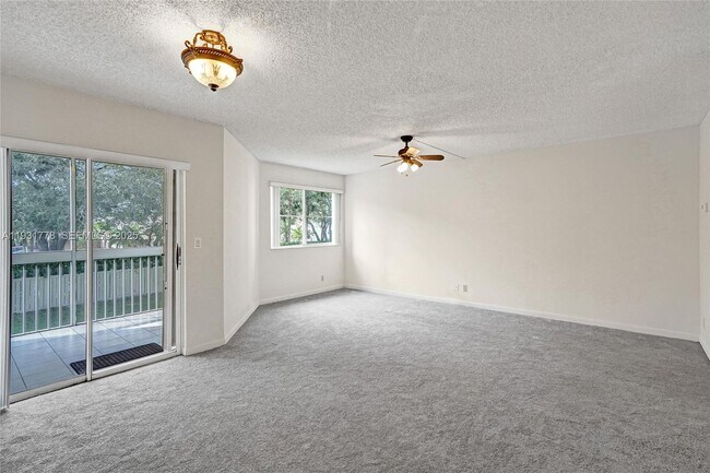 Building Photo - 9901 Westview Dr