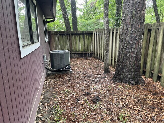 Building Photo - LOVELY ONE STORY wooded-lot home in the heart of The Woodlands.