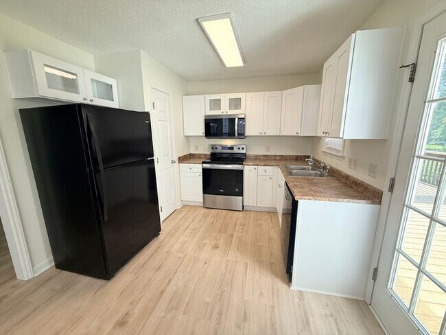 Building Photo - 1529 Crag Burn Ln