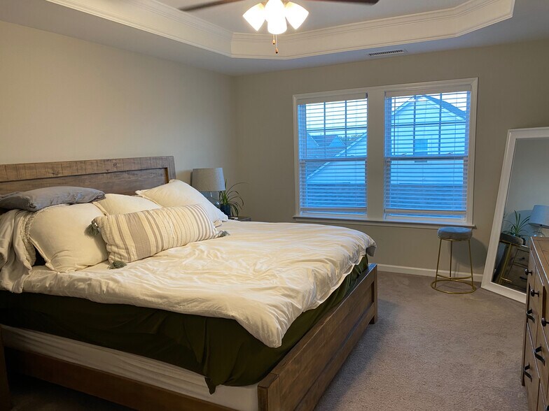 Building Photo - Room in Townhome on Perry Creek Rd