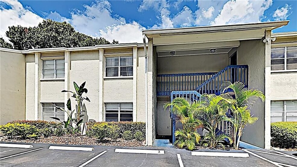 Building Photo - 304 S Habana Ave