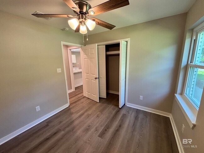 Building Photo - 208 Marcella Ave