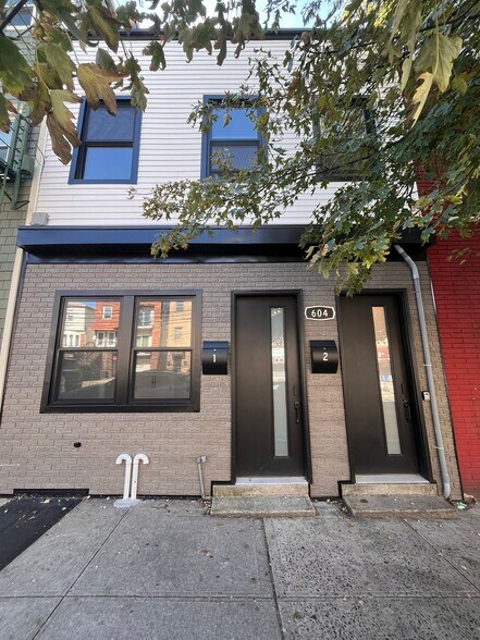 Primary Photo - 604 Palisade Ave