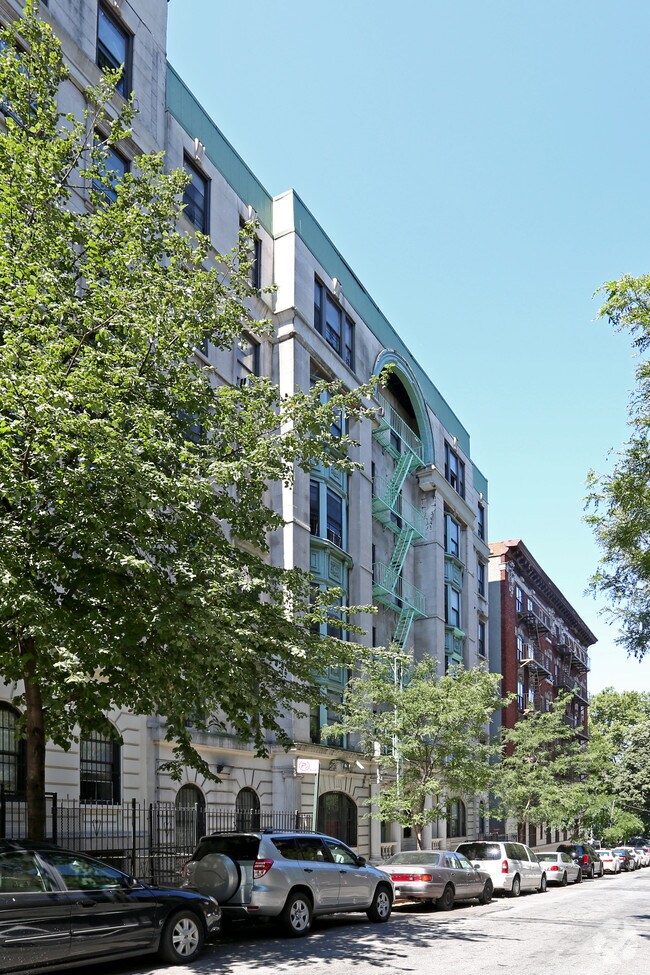 Building Photo - 620-622 W 137th St