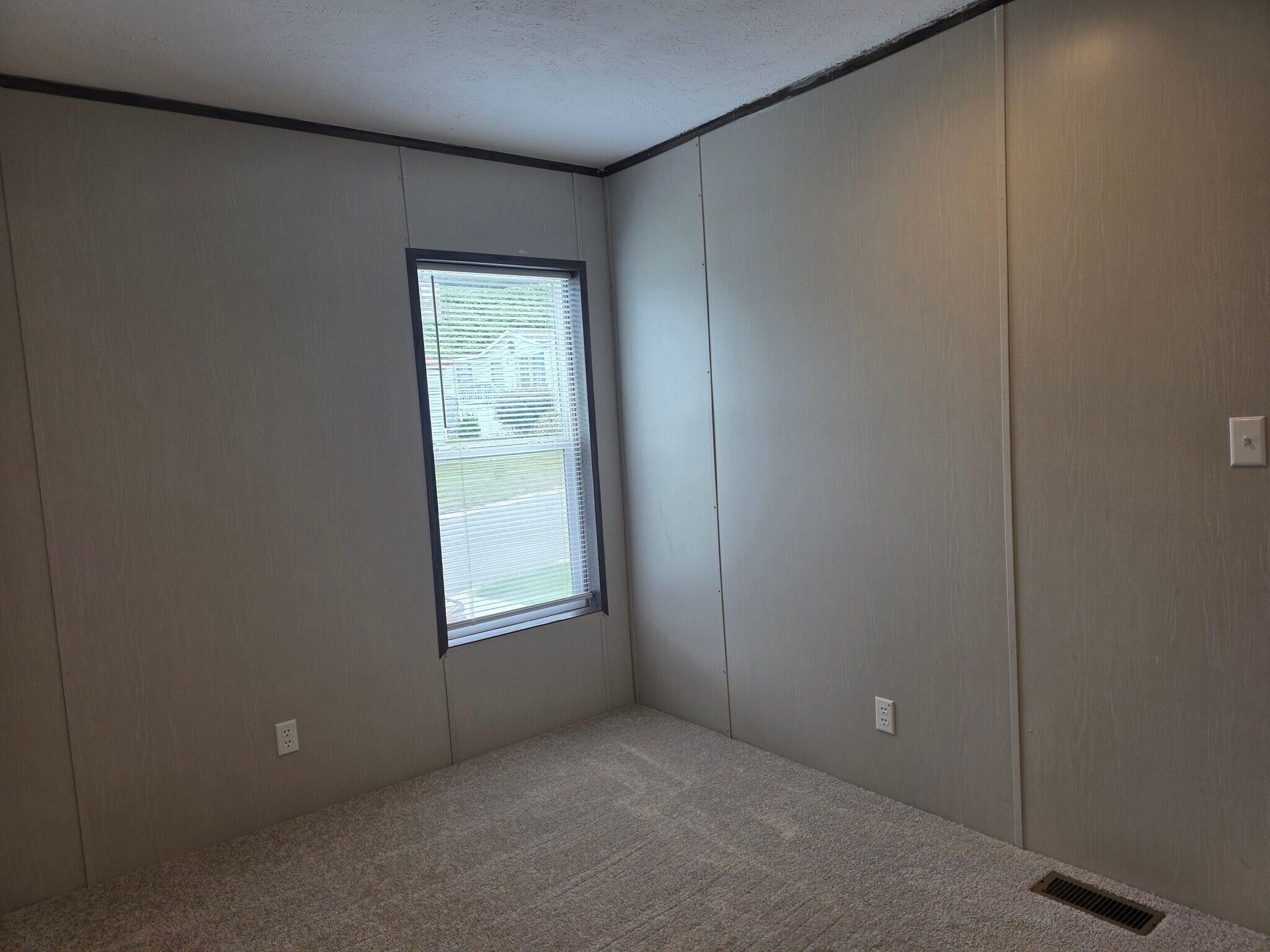 Building Photo - 4049 Trout Ln