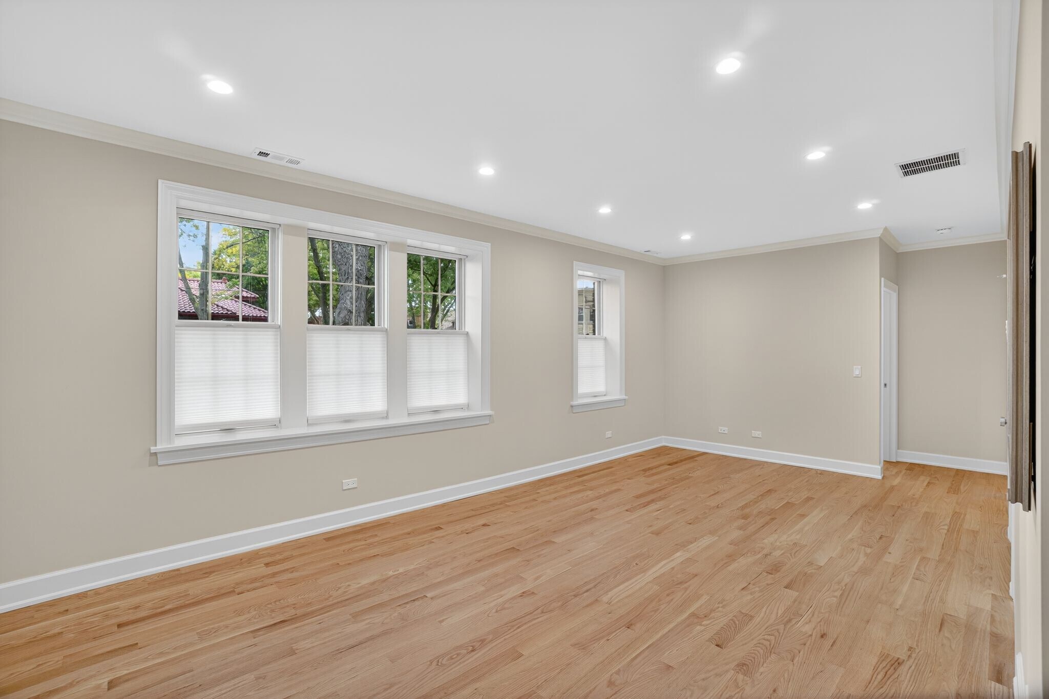 Building Photo - 2703 W Ardmore Ave