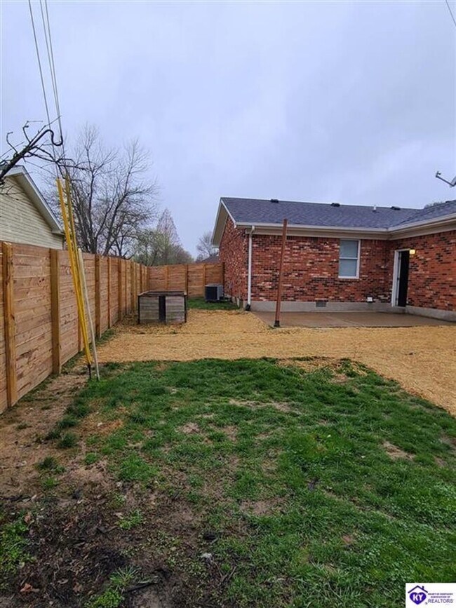 Building Photo - 1506 W Elm Rd