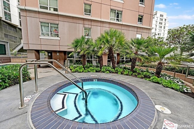 Building Photo - 400 Beale St