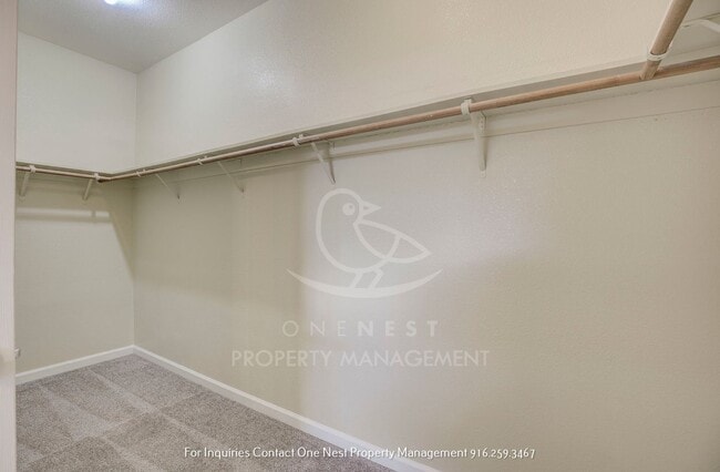 Building Photo - Beautifully maintained 4 bedroom 2 bath home!