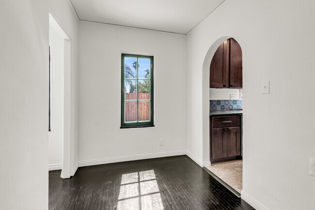 Building Photo - 4654 Merrill Ave