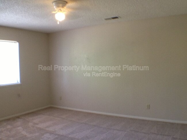 Building Photo - 675 N Claremont Ave