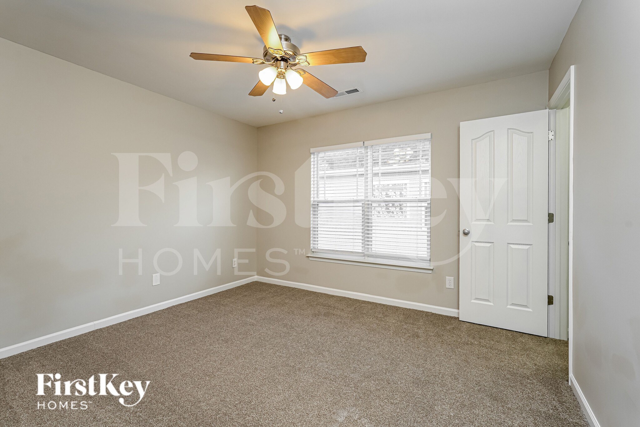 Building Photo - 137 Rosewalk Ln