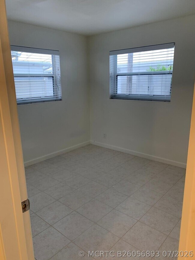 Building Photo - 1311 Alho Dr
