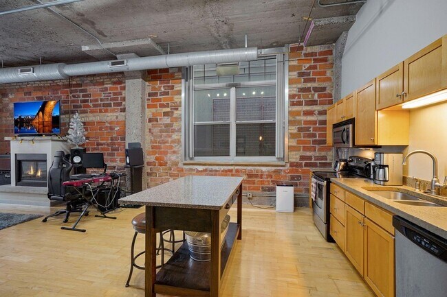 Building Photo - 521 S 7th St