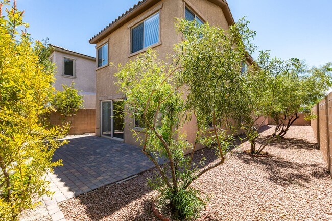 Building Photo - GORGEOUS 2 STORY HOME*4 BEDROOMS*TONS OF UPGRADES*STAINLESS STEEL APPLIANCES*