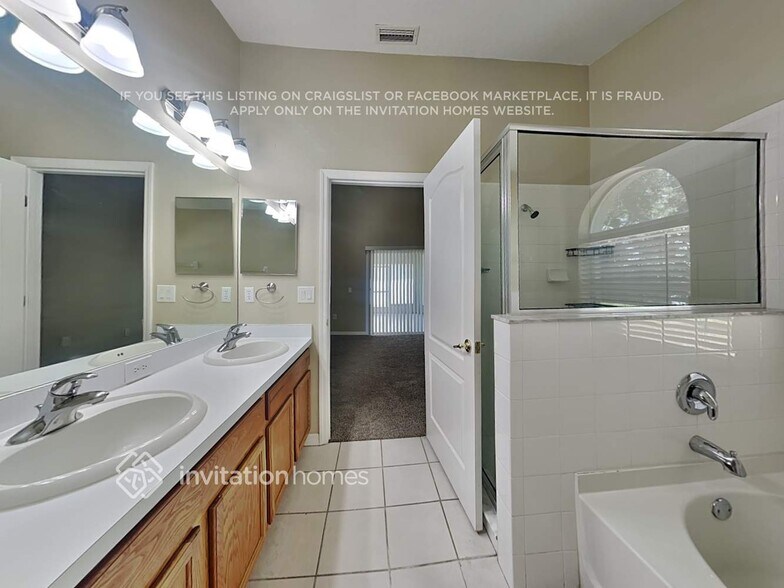 Building Photo - 12513 Lake Vista Dr