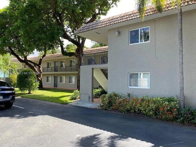 Building Photo - 1111 SW 4th St