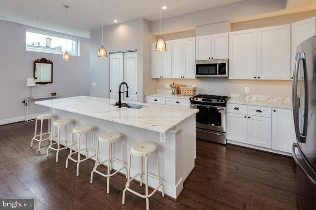 Building Photo - 3542 Warder St NW